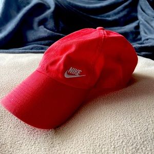 women’s nike cap
